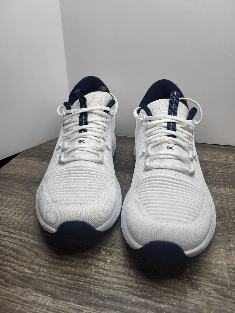 Kuru Atom 2 Mens Size 11 White Blue Athletic Running Walking Shoes Sneakers
